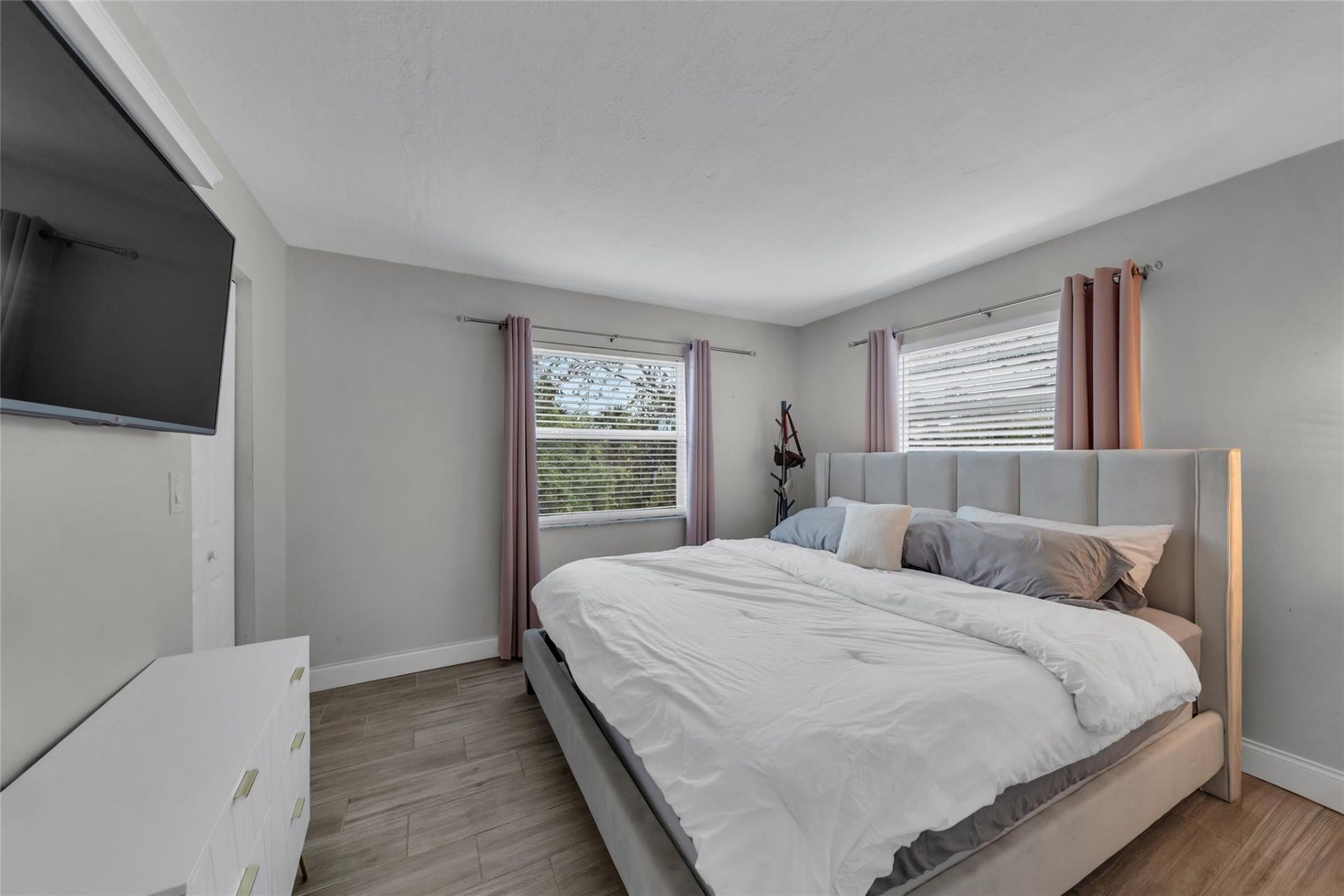 611 NE 14th Avenue, Unit 306, Fort Lauderdale, FL 33304 Photo