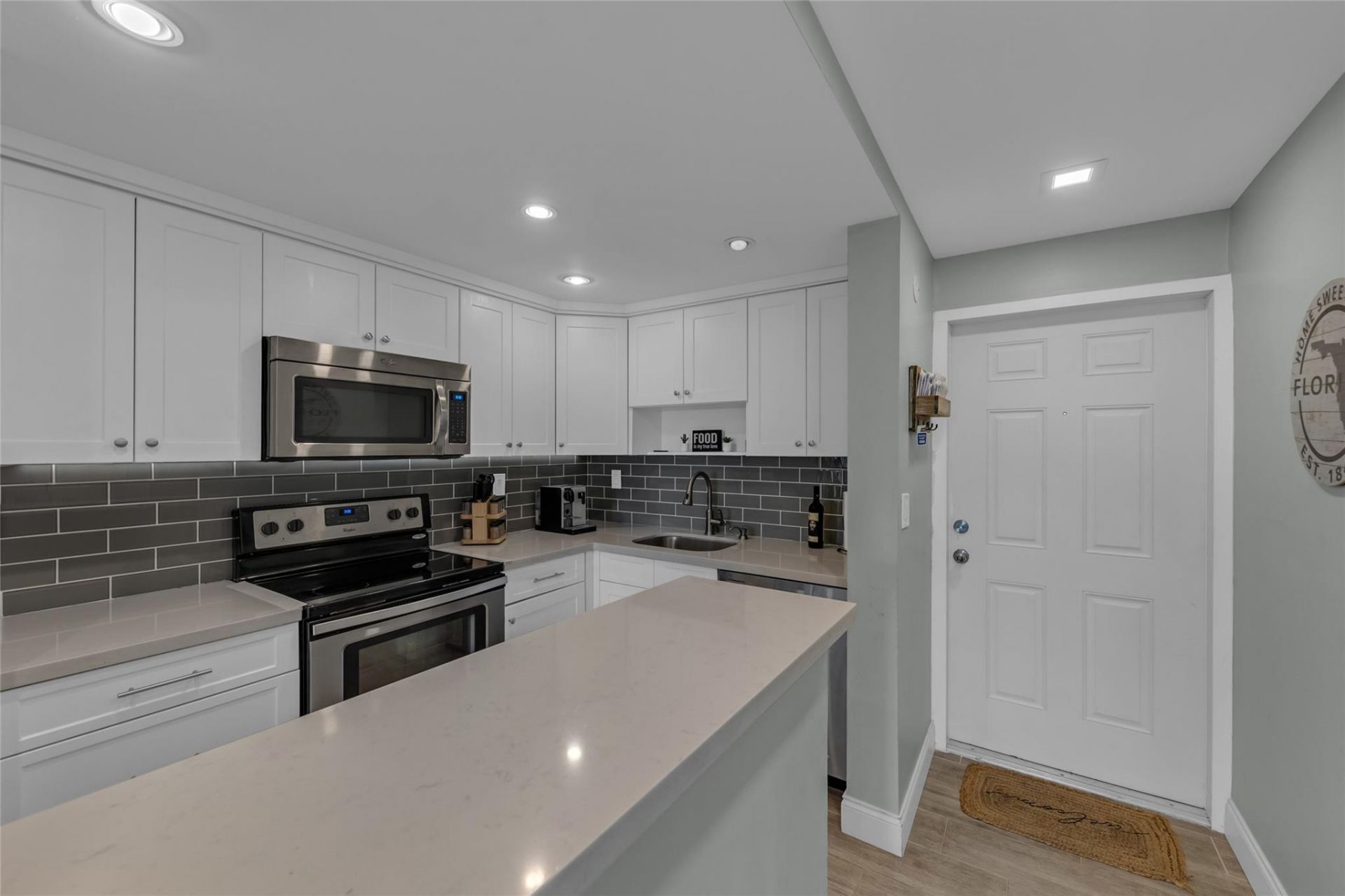 611 NE 14th Avenue, Unit 306, Fort Lauderdale, FL 33304 Photo