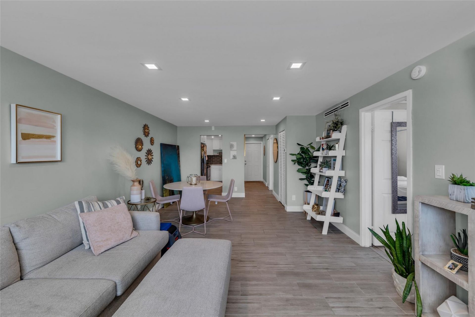 611 NE 14th Avenue, Unit 306, Fort Lauderdale, FL 33304 Photo