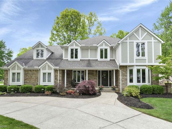25832 Briarwood Court, Westlake, OH 44145