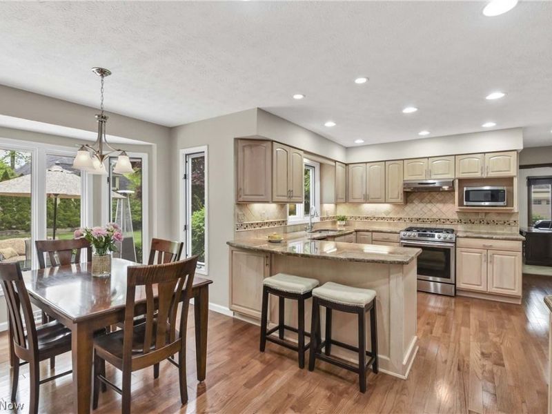 25832 Briarwood Court, Westlake, OH 44145 Photo 2