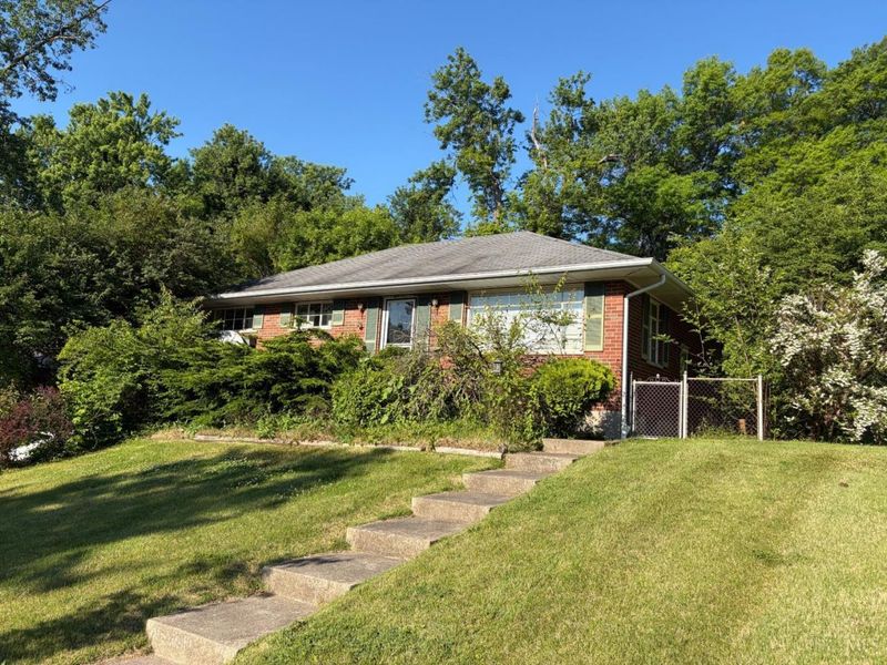 33 Imbler Drive, Cincinnati, OH 45218 Photo 1