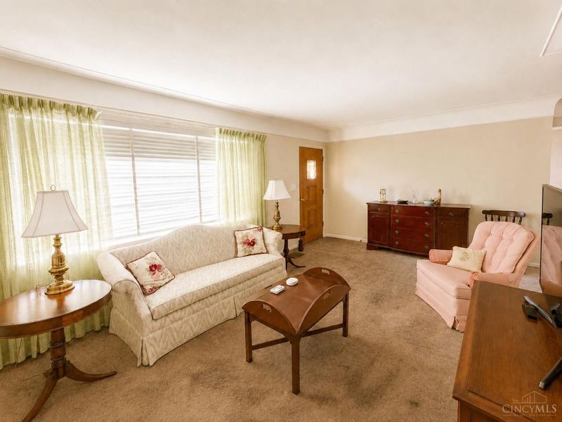 33 Imbler Drive, Cincinnati, OH 45218 Photo 4