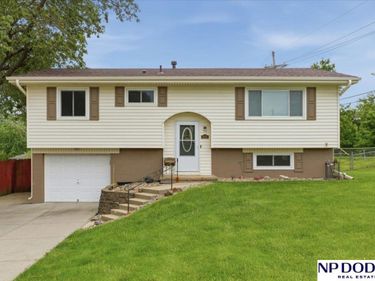 9025 Valley View Drive , La Vista, NE 68128