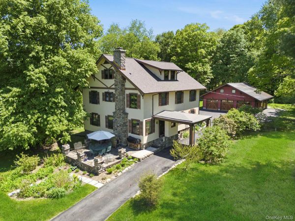 8 Elmer Galloway Road, Katonah, NY 10536