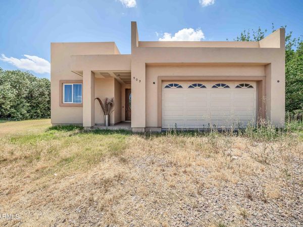 909 W TAMARISK Street, Phoenix, AZ 85041