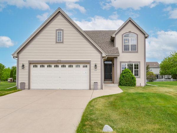 606 E Emily Ave, Elkhorn, WI 53121