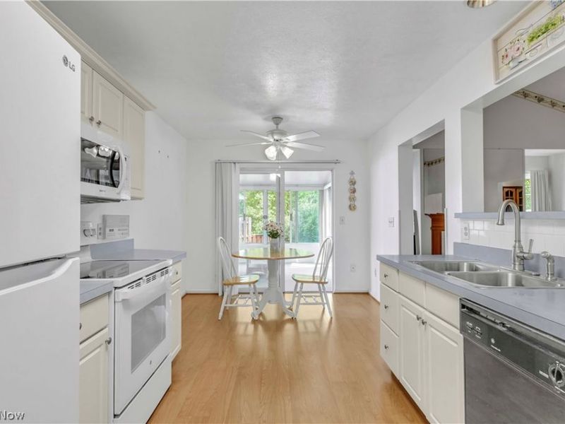 30461 Sugar Sand Lane, North Olmsted, OH 44070 Photo 10