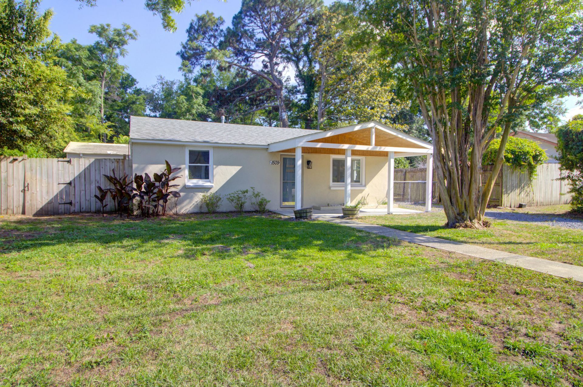 1509 Inland Avenue Photo 2