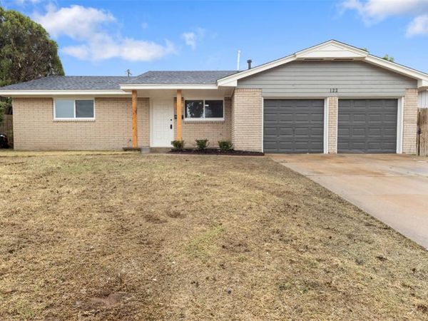 122 Kelly Drive, Moore, OK 73160