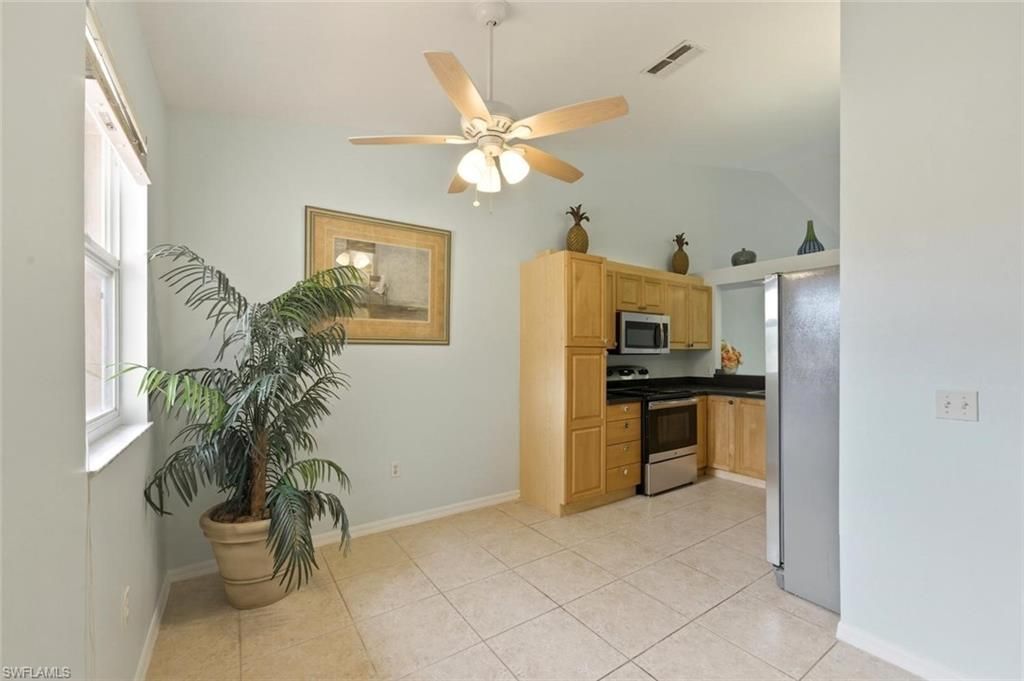 357 Robin Hood Cir , Unit 202, Naples, FL 34104 Photo
