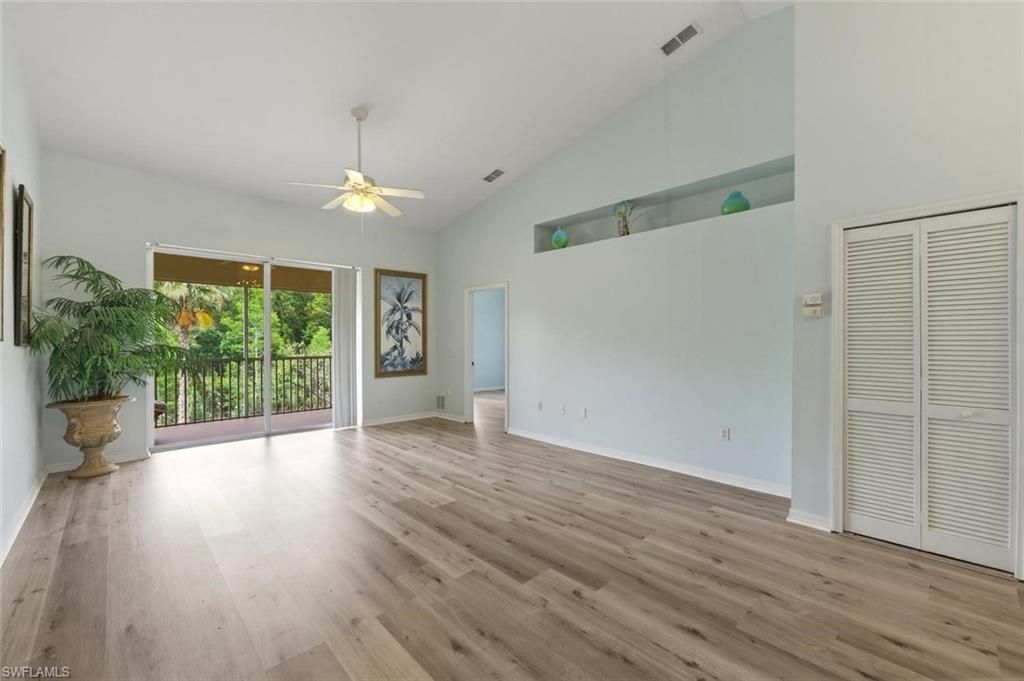 357 Robin Hood Cir , Unit 202, Naples, FL 34104 Photo