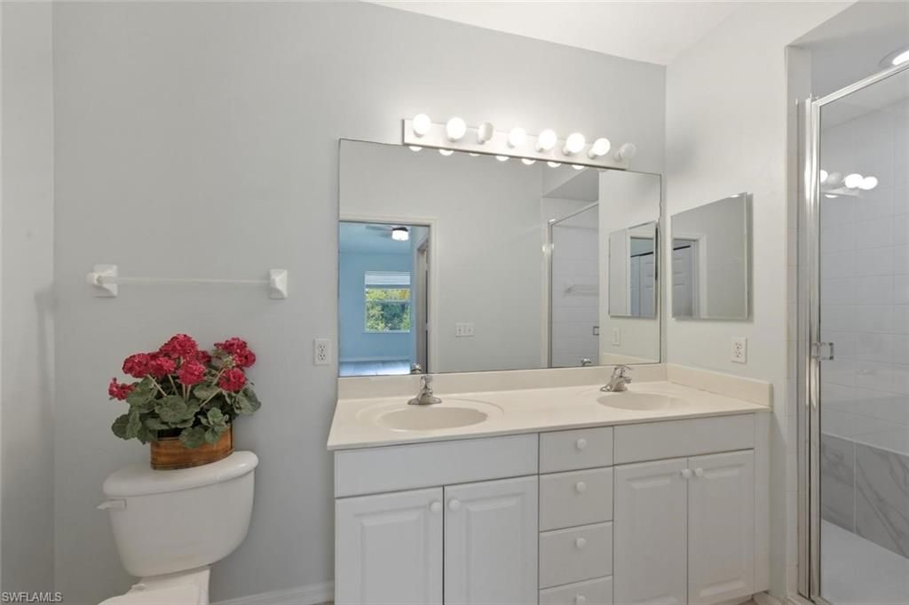 357 Robin Hood Cir , Unit 202, Naples, FL 34104 Photo