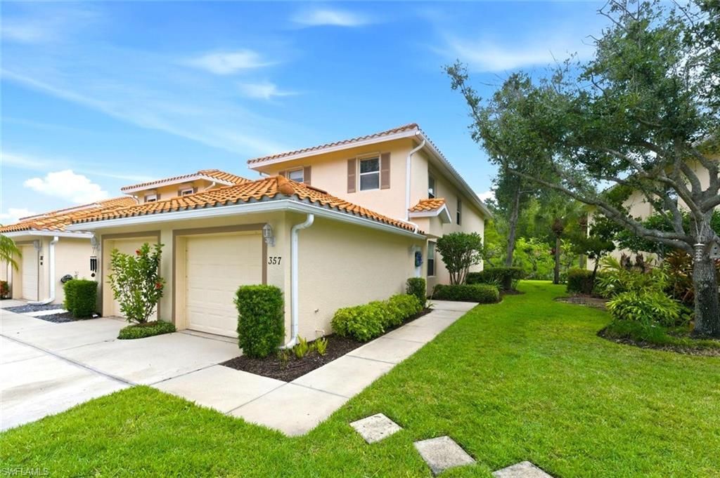357 Robin Hood Cir , Unit 202, Naples, FL 34104 Photo