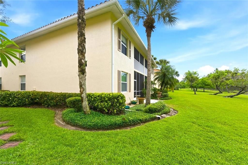 357 Robin Hood Cir , Unit 202, Naples, FL 34104 Photo