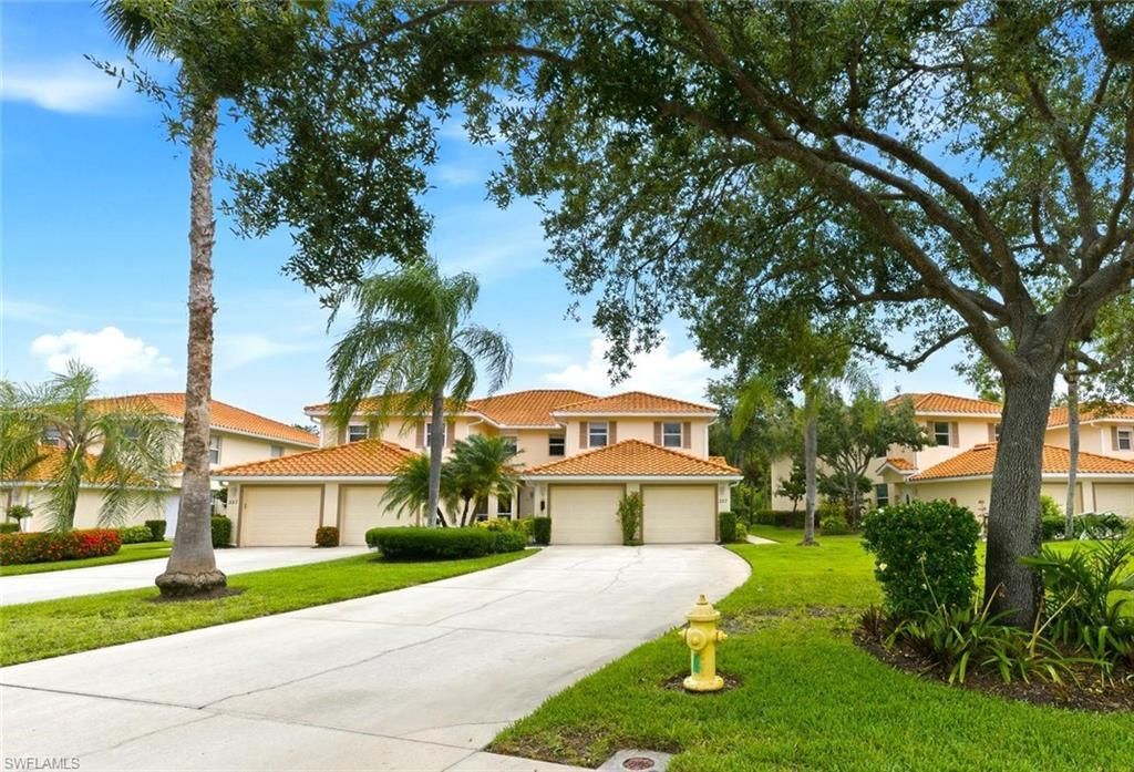 357 Robin Hood Cir , Unit 202, Naples, FL 34104 Photo