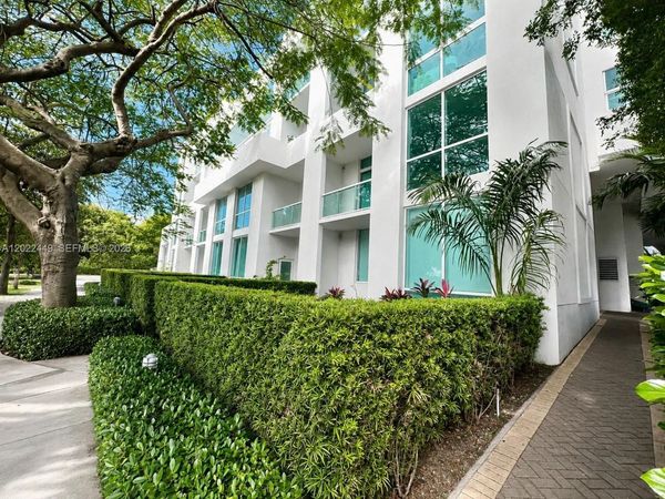 1871 NW S River Dr , Unit A04, Miami, FL 33125