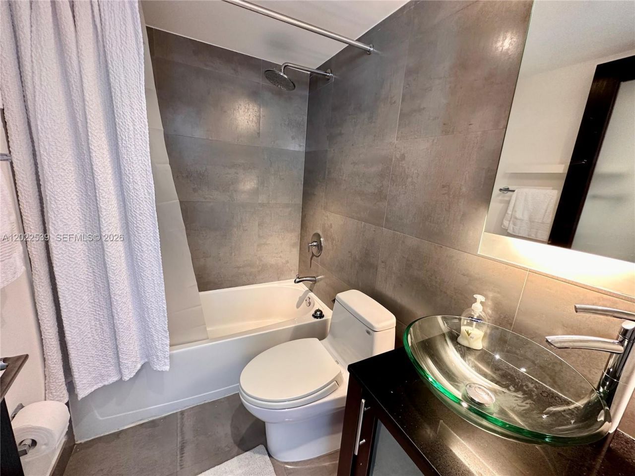 1500 Bay Rd, Unit 1114S, Miami Beach, FL 33139 Photo