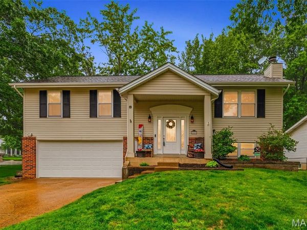 1117 Windyoak Drive , Ballwin, MO 63021