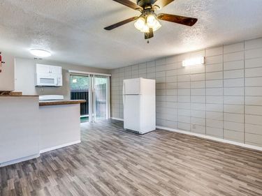 2213 Capri Drive, Unit 212, Fort Worth, TX 76114