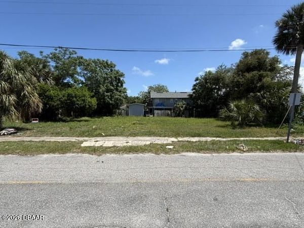 225 Congress Avenue, Daytona Beach, FL 32114