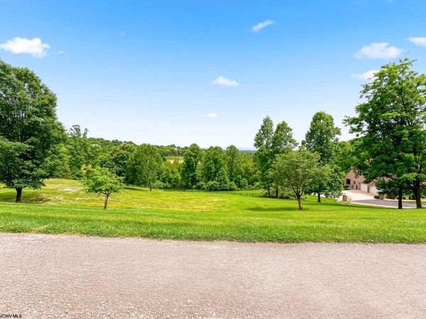 113 Iris Lane, Morgantown, WV 26501