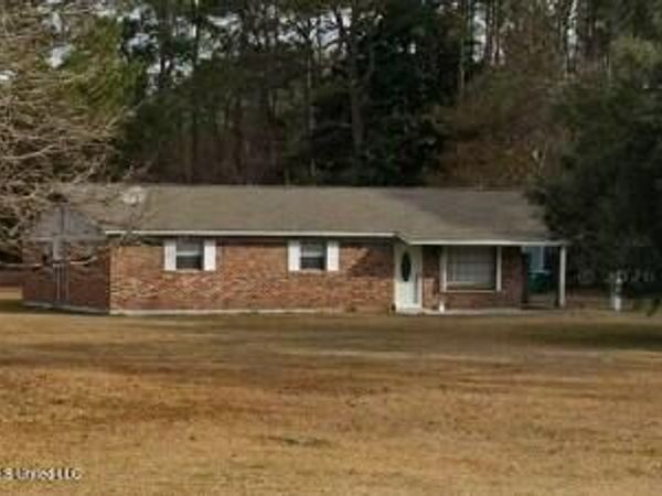 4916 Old Spanish Trail , Gautier, MS 39553