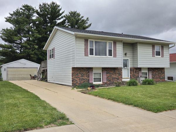 2203 20th Avenue , Sterling, IL 61081