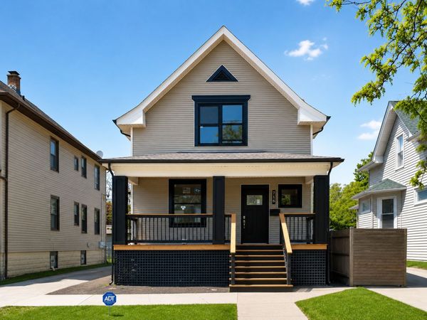 716 S 7th Avenue, Maywood, IL 60153