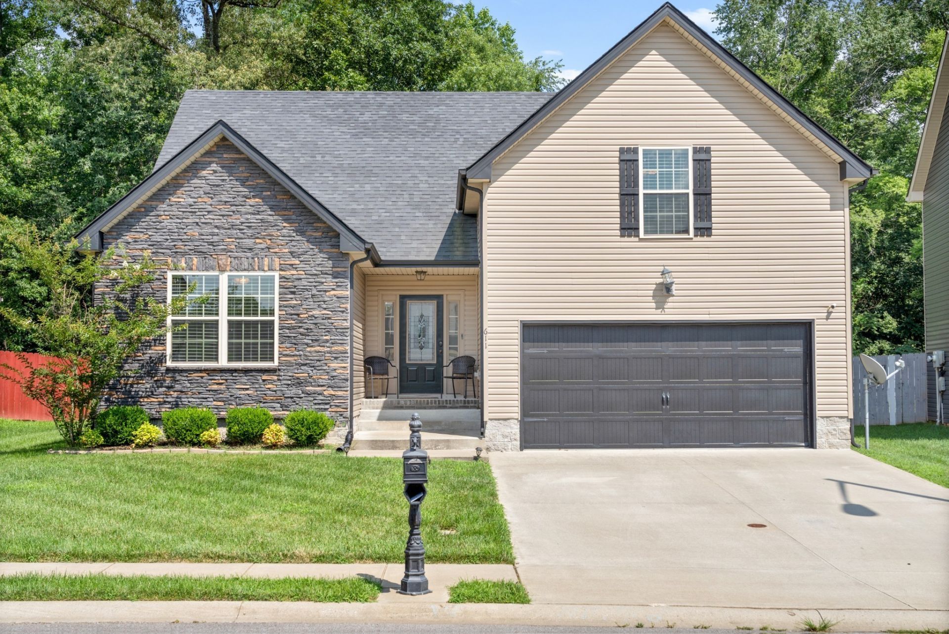 611 Fox Path Ln, Clarksville, TN 37040 Main Photo