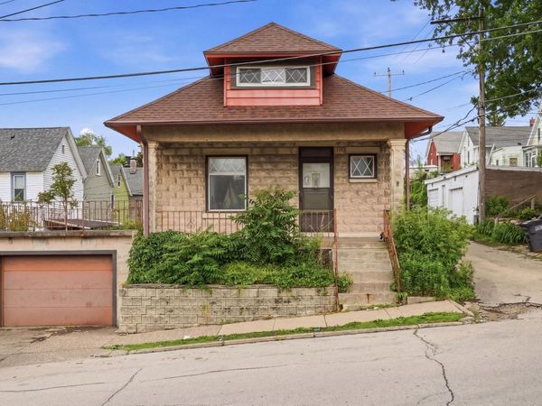 615 E 24th Street, Dubuque, IA 52001