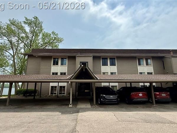 844 Cliffs Drive, Ypsilanti Twp, MI 48198