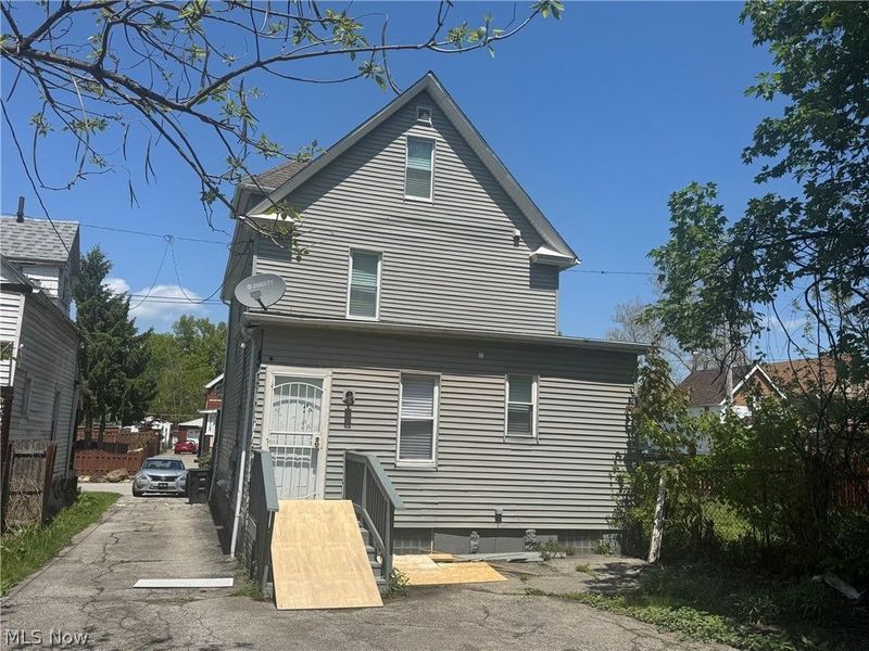 9710 Easton Avenue, Cleveland, OH 44104 Photo 2