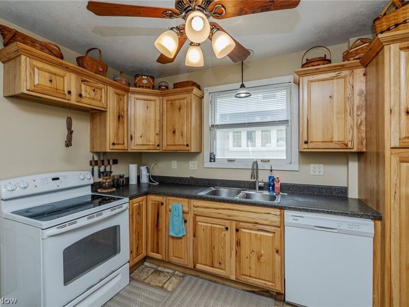 2332 17th Street SW, Akron, OH 44314 Photo 16