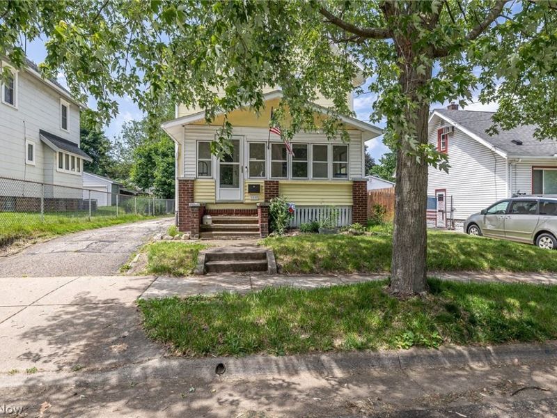 2332 17th Street SW, Akron, OH 44314 Photo 2