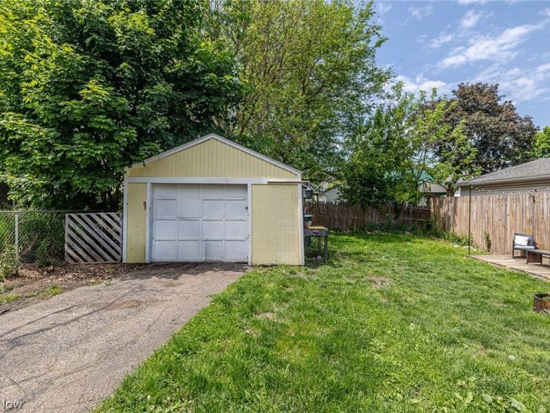2332 17th Street SW, Akron, OH 44314 Photo 5