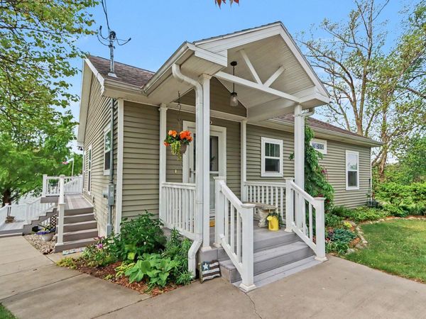 51509 Summit Street, Paw Paw, MI 49079