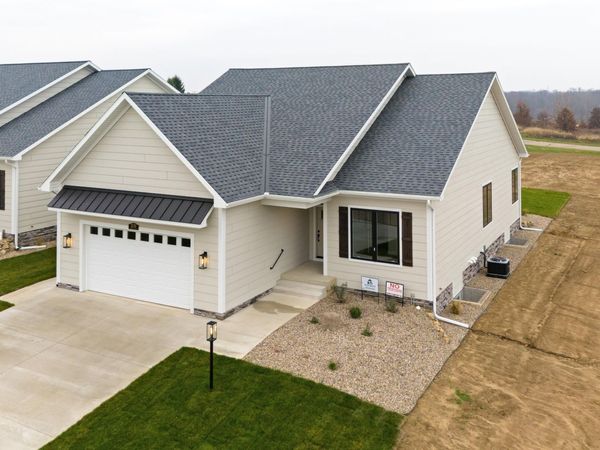 2576 Noellyn Drive, Berrien Springs, MI 49103