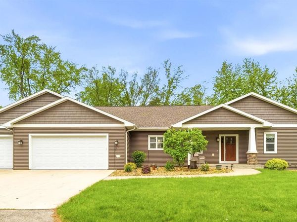 3810 APPLE LANE, Oshkosh, WI 54902