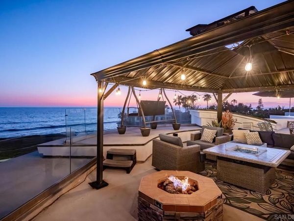 5390 Carlsbad Boulevard, Carlsbad, CA 92008
