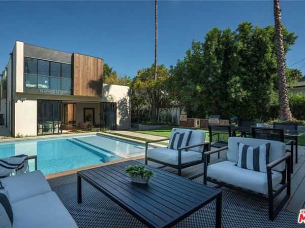 4939 Petit Avenue, Encino, CA 91436