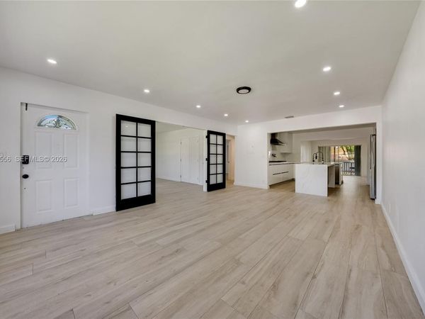 716 SW 5th Ave , Hallandale Beach, FL 33009