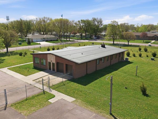 612 N Brown Street, Winthrop, MN 55396