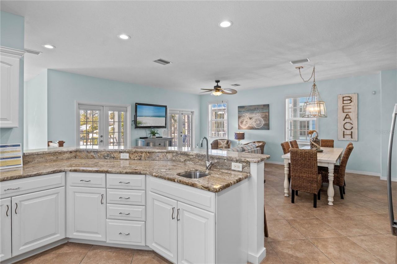 7005 Holmes Boulevard, Holmes Beach, FL 34217 Photo