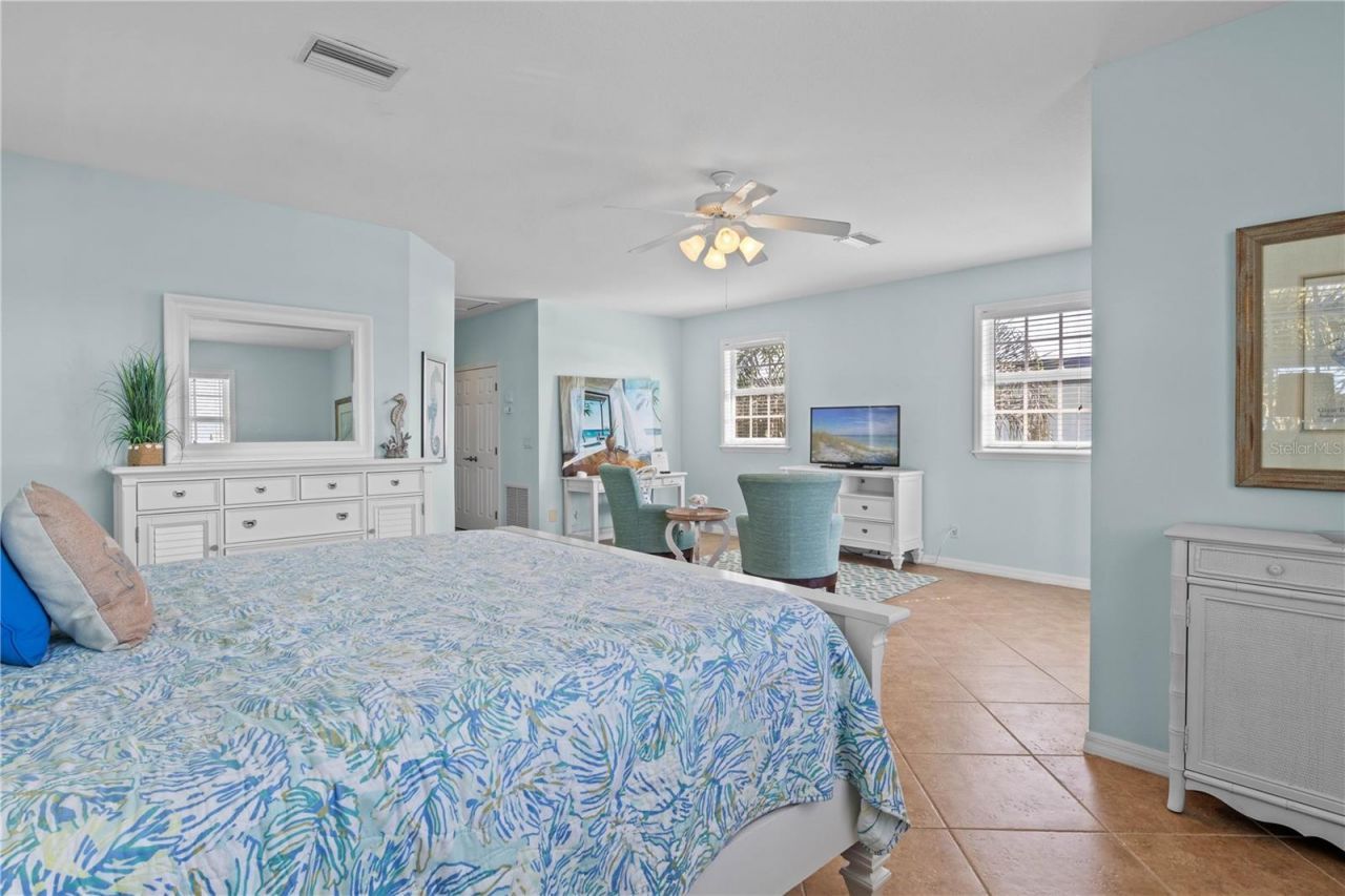 7005 Holmes Boulevard, Holmes Beach, FL 34217 Photo