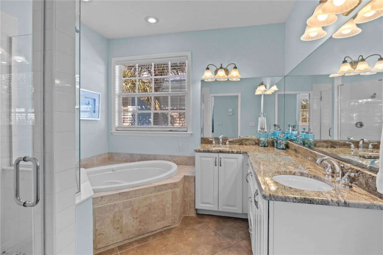 7005 Holmes Boulevard, Holmes Beach, FL 34217 Photo