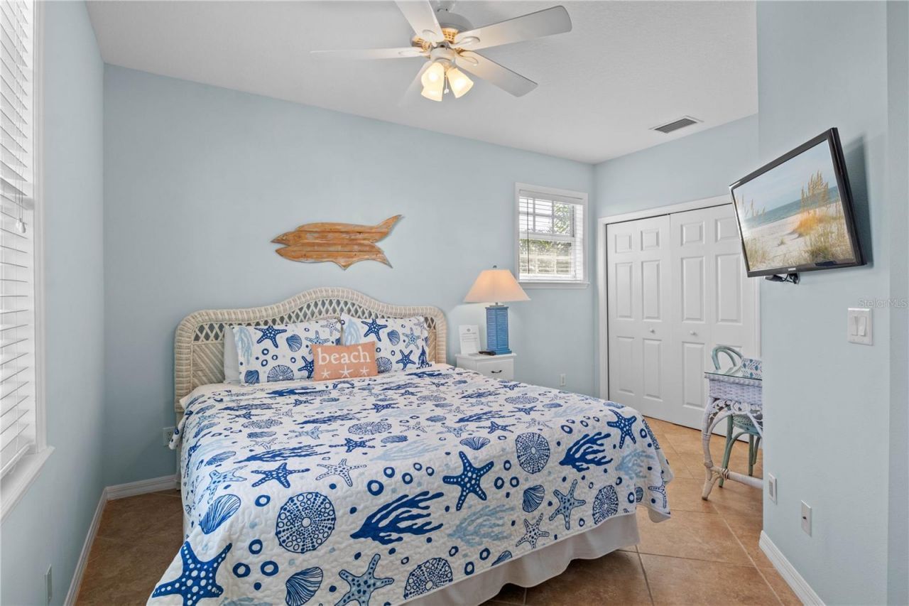 7005 Holmes Boulevard, Holmes Beach, FL 34217 Photo