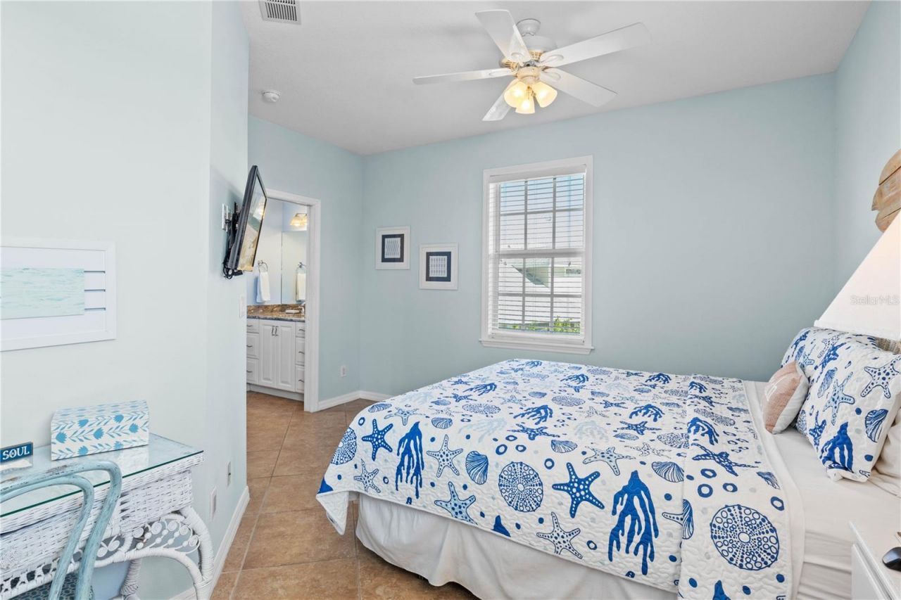 7005 Holmes Boulevard, Holmes Beach, FL 34217 Photo