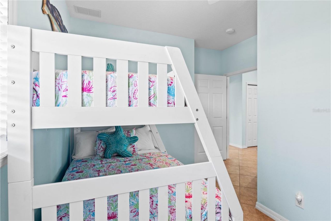 7005 Holmes Boulevard, Holmes Beach, FL 34217 Photo