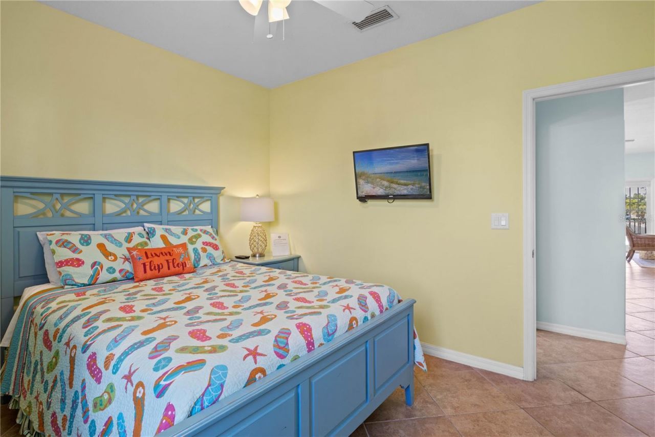 7005 Holmes Boulevard, Holmes Beach, FL 34217 Photo